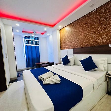 Palm Majestic At Airport Hotel นิวเดลี ภายนอก รูปภาพ