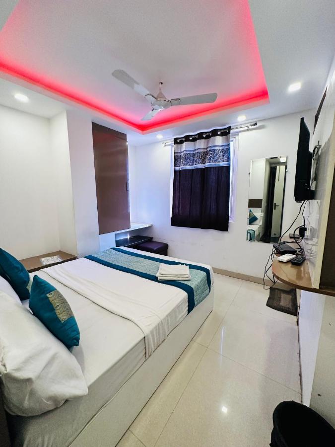 Palm Majestic At Airport Hotel นิวเดลี ภายนอก รูปภาพ
