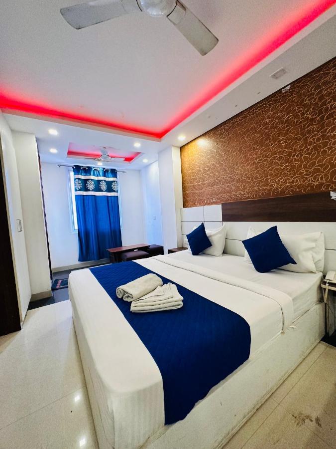 Palm Majestic At Airport Hotel นิวเดลี ภายนอก รูปภาพ