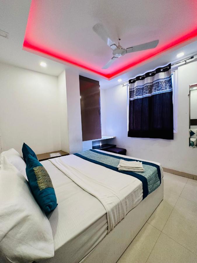 Palm Majestic At Airport Hotel นิวเดลี ภายนอก รูปภาพ